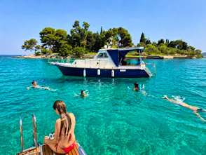 Zadar islands relaxing 3h boat tour: swimming & snorkeling