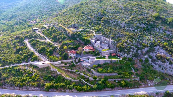 Ravno Discovery Tour: Cave, Monastery & Local Cuisine