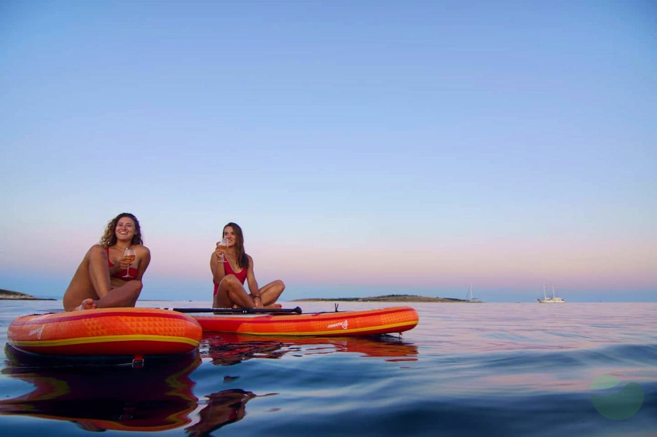 Stand up paddle boarding wine sunset tour near Pula