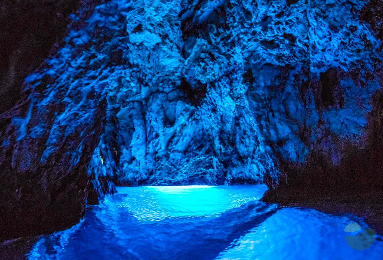 Hvar Island Tour: Explore the Blue Caves by Boat