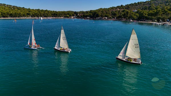 Sailing school in Camp Jezera on Murter