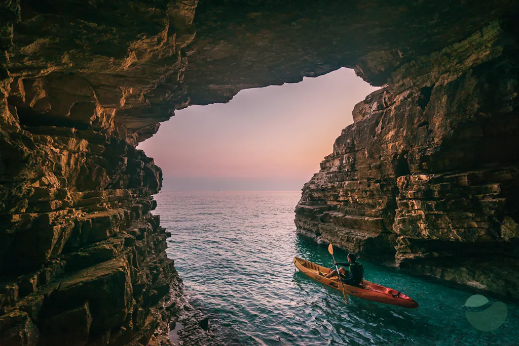 Full cave and Safari experience by kayak in Pula