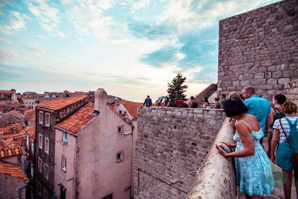 Dubrovnik Walls and Wars: A Riveting Walking Tour