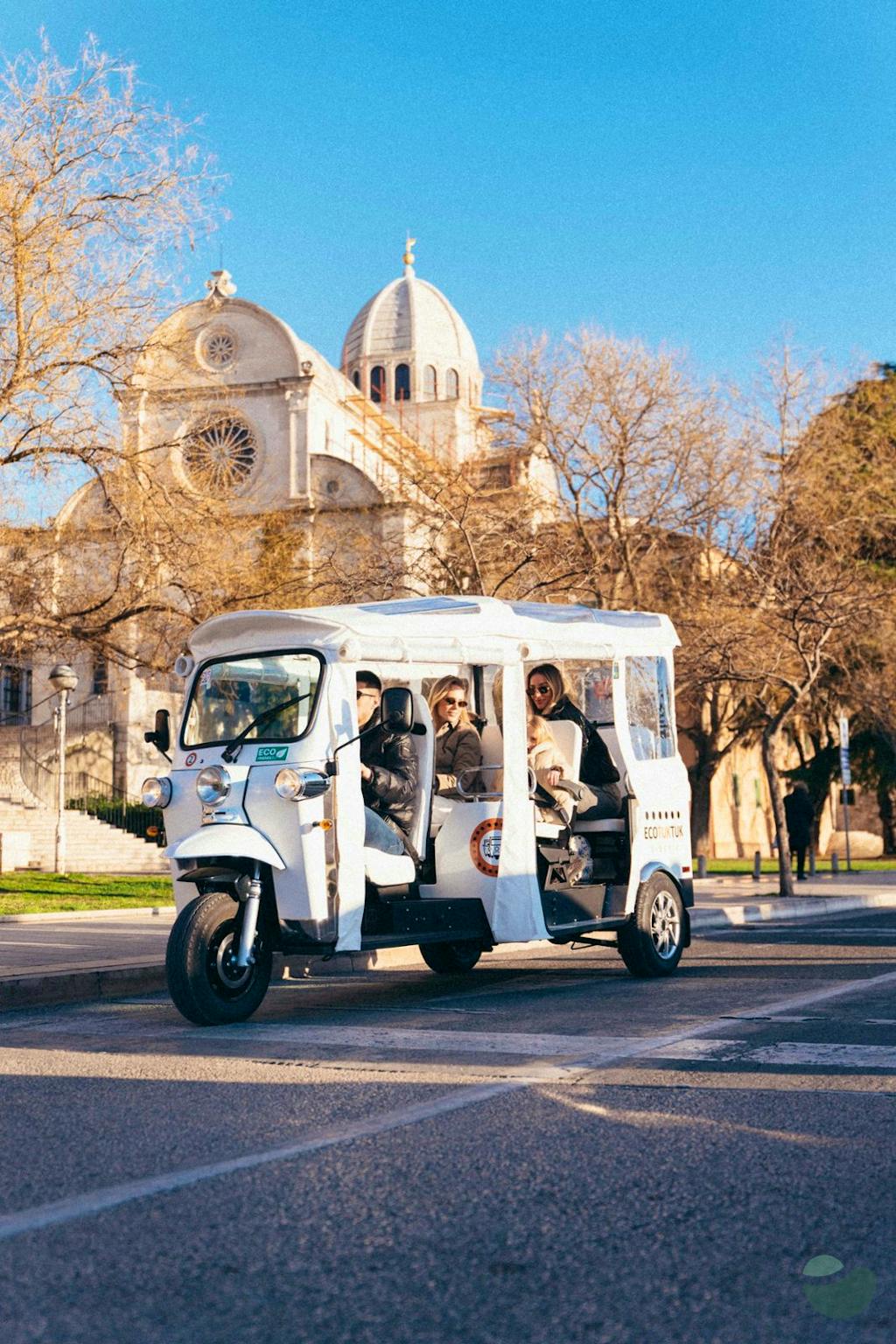 City and Wine Eco Tuk Tour in Šibenik