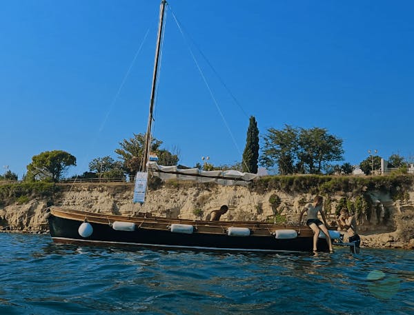 Short Swimming Tour of Zadar on a Tradional Wooden Boat