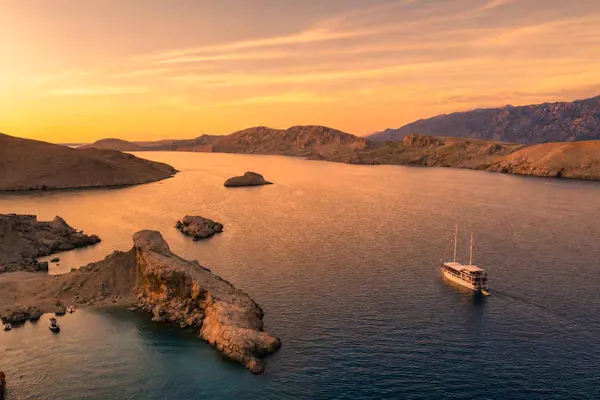 Magical Sunset Boat Cruise in Pag Bay