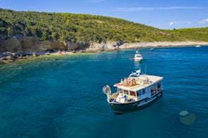 Panoramic boat tour from Pula to Premantura bays & capes