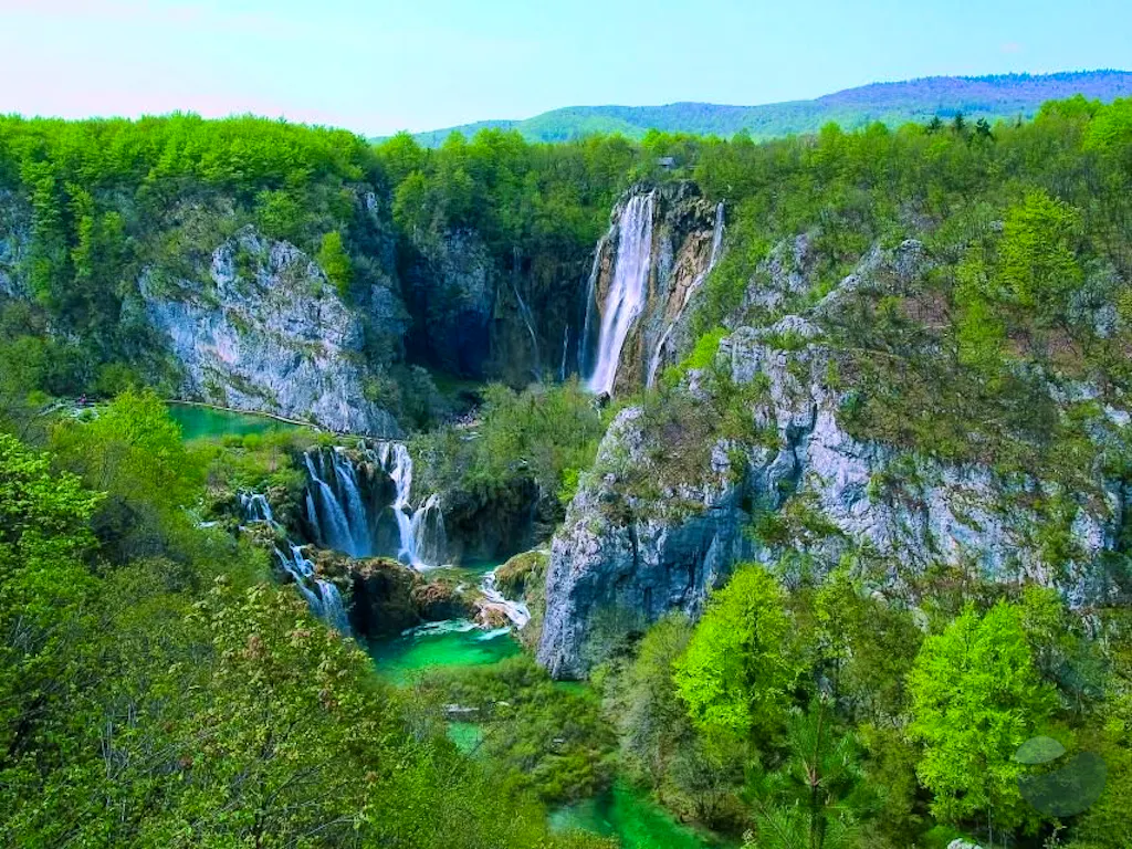 Experience the beauty of Plitvice Lakes from Zadar