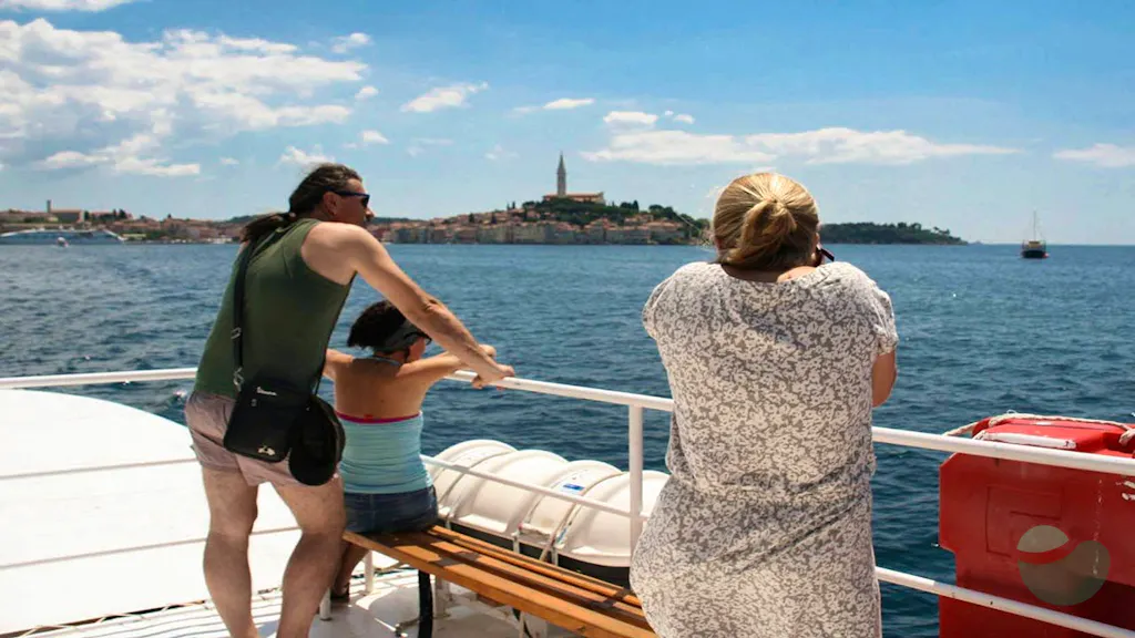 Rovinj private boat adventure - a trip to nearby islands