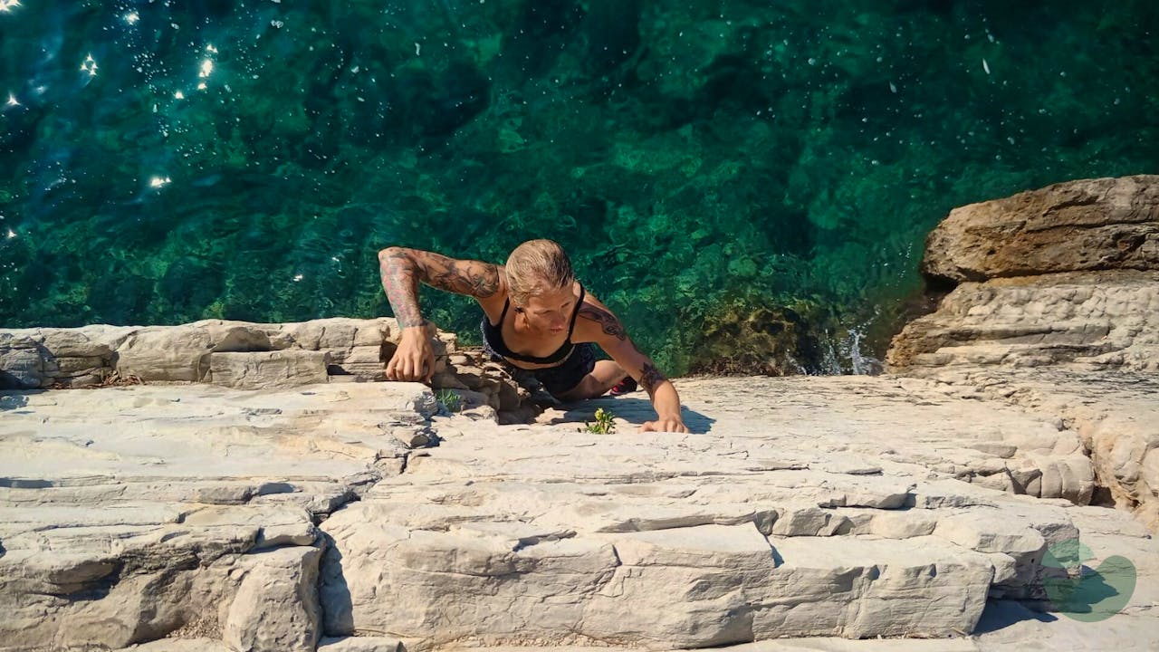 Cliff Jumping & Deep Water Solo Adventure in Split